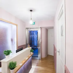https://casa-lina-rome.it-romehotels.com